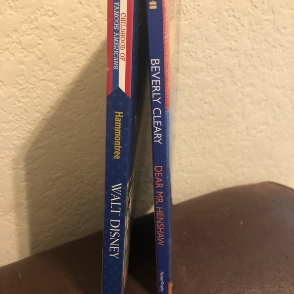🤩 3/$10 - Lot of 2 Children’s Books - Paperback - Picture 3 of 3